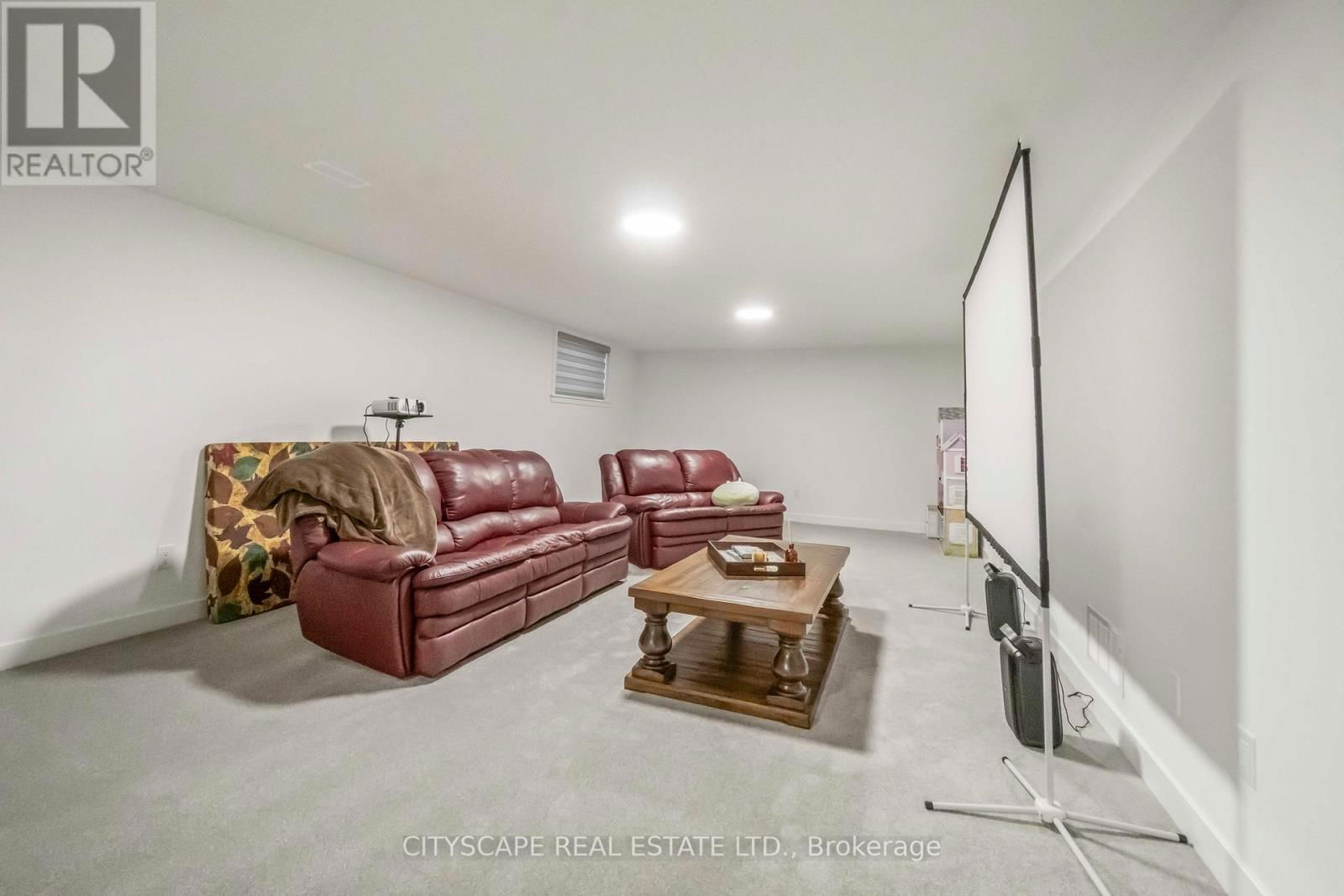 617 KENABEEK TERRACE Image 31