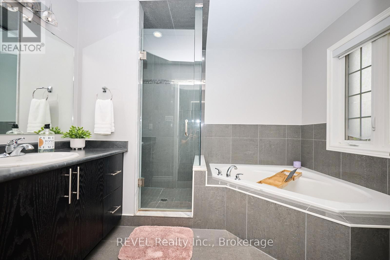 47 GALILEO DRIVE Image 24