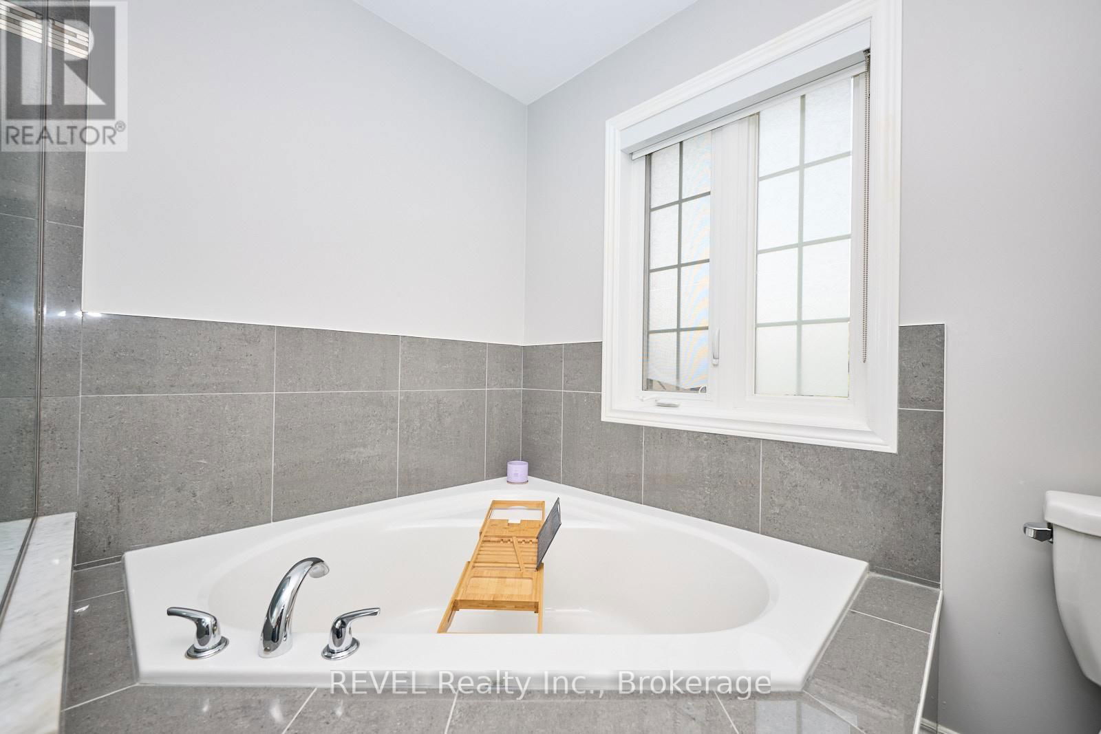 47 GALILEO DRIVE Image 26
