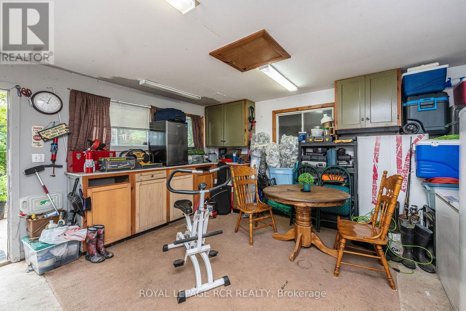 96 DUNDAS STREET WEST Image 39