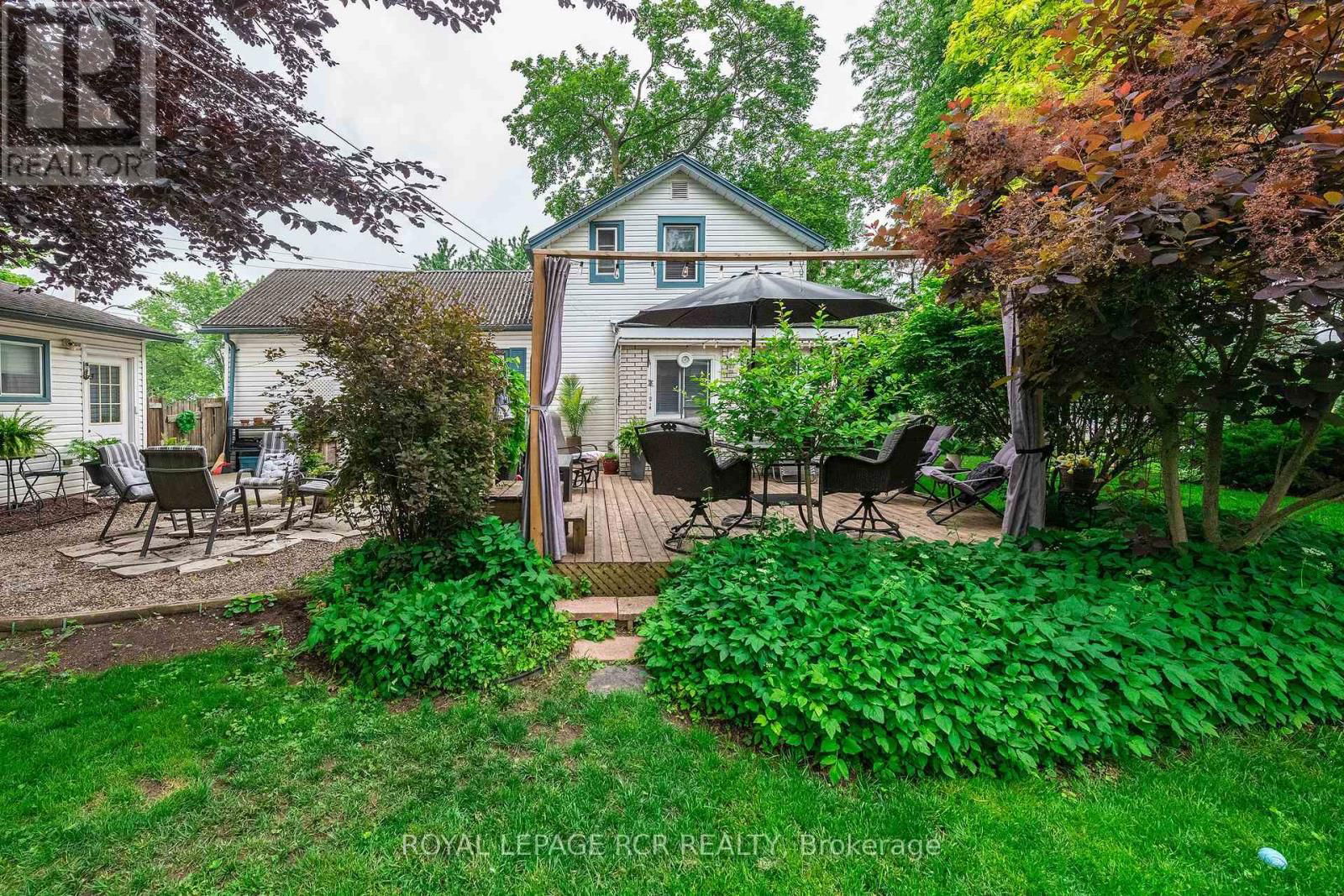 96 DUNDAS STREET WEST Image 45