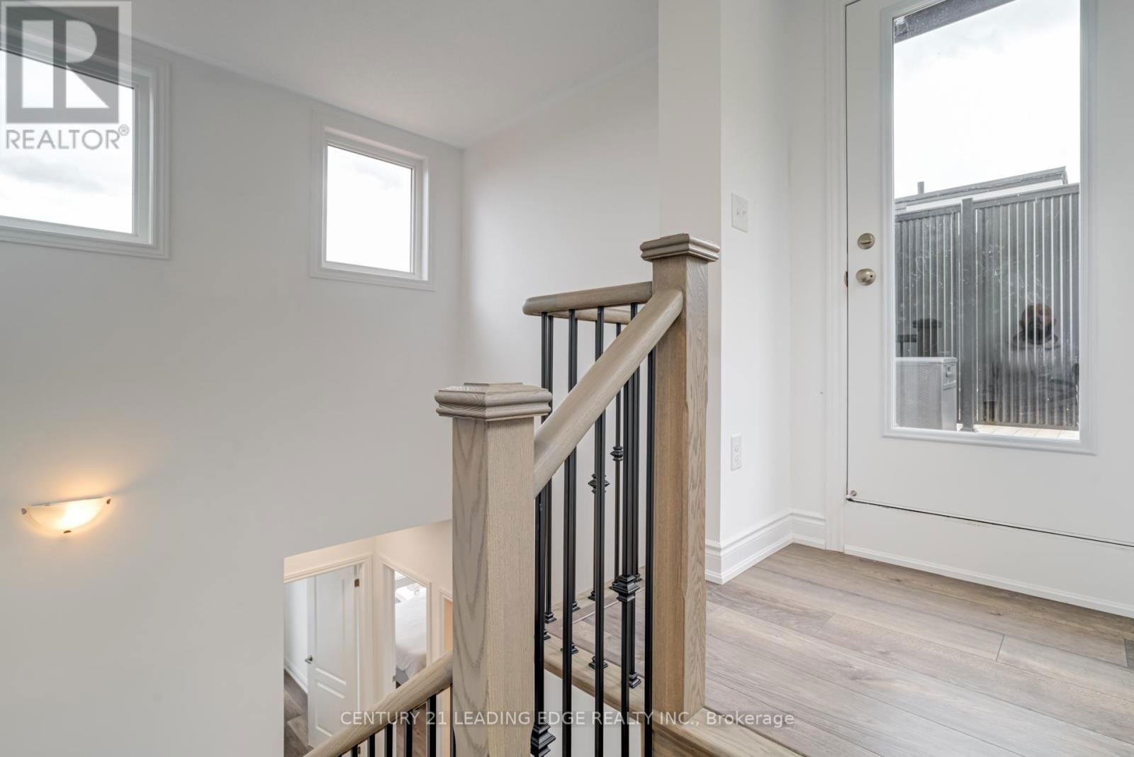 105 MARINA VILLAGE DRIVE Image 31
