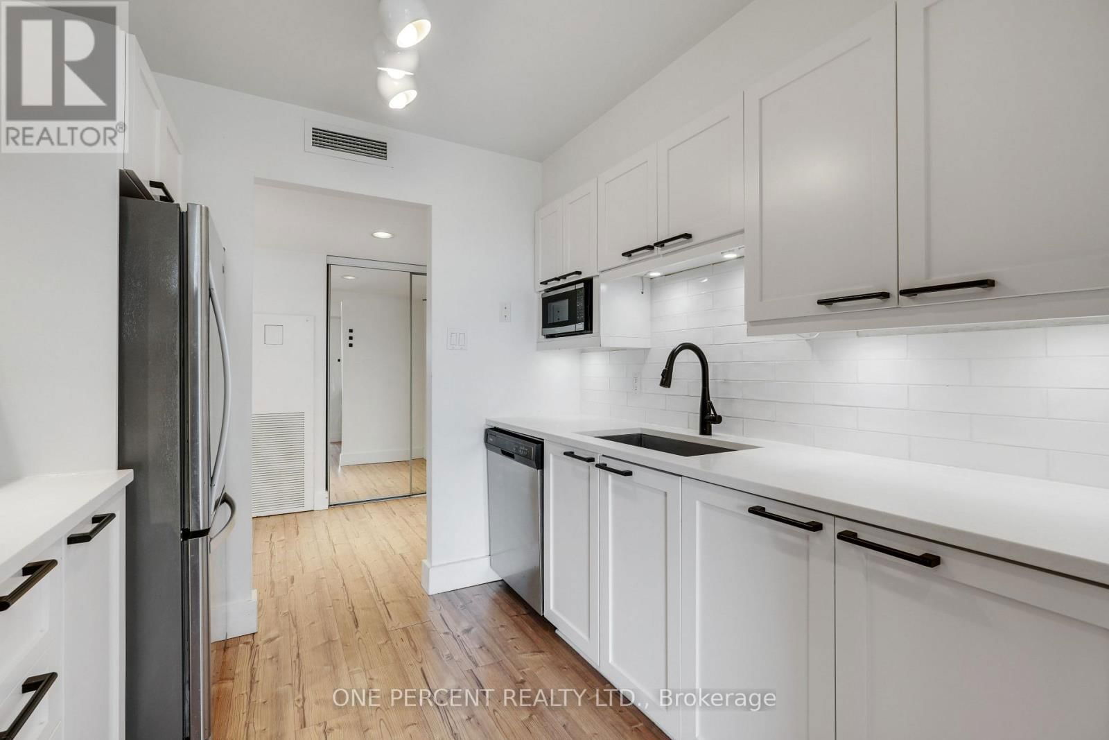 610 - 215 PARKDALE AVENUE Image 14