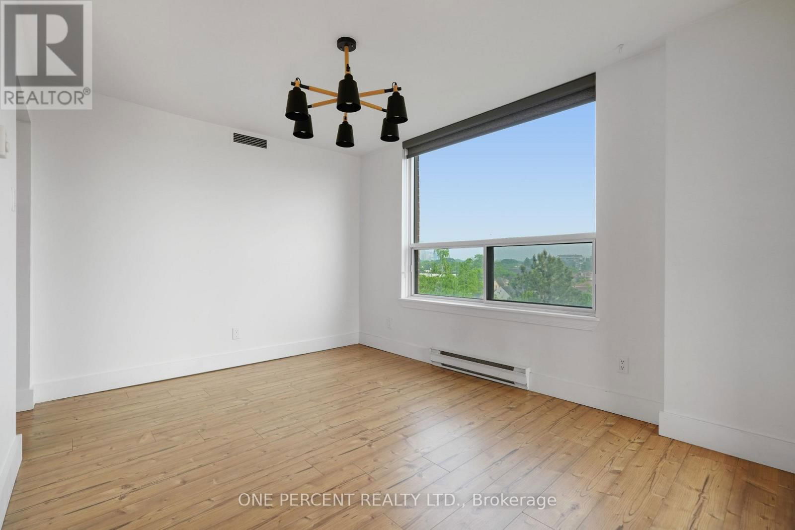 610 - 215 PARKDALE AVENUE Image 16