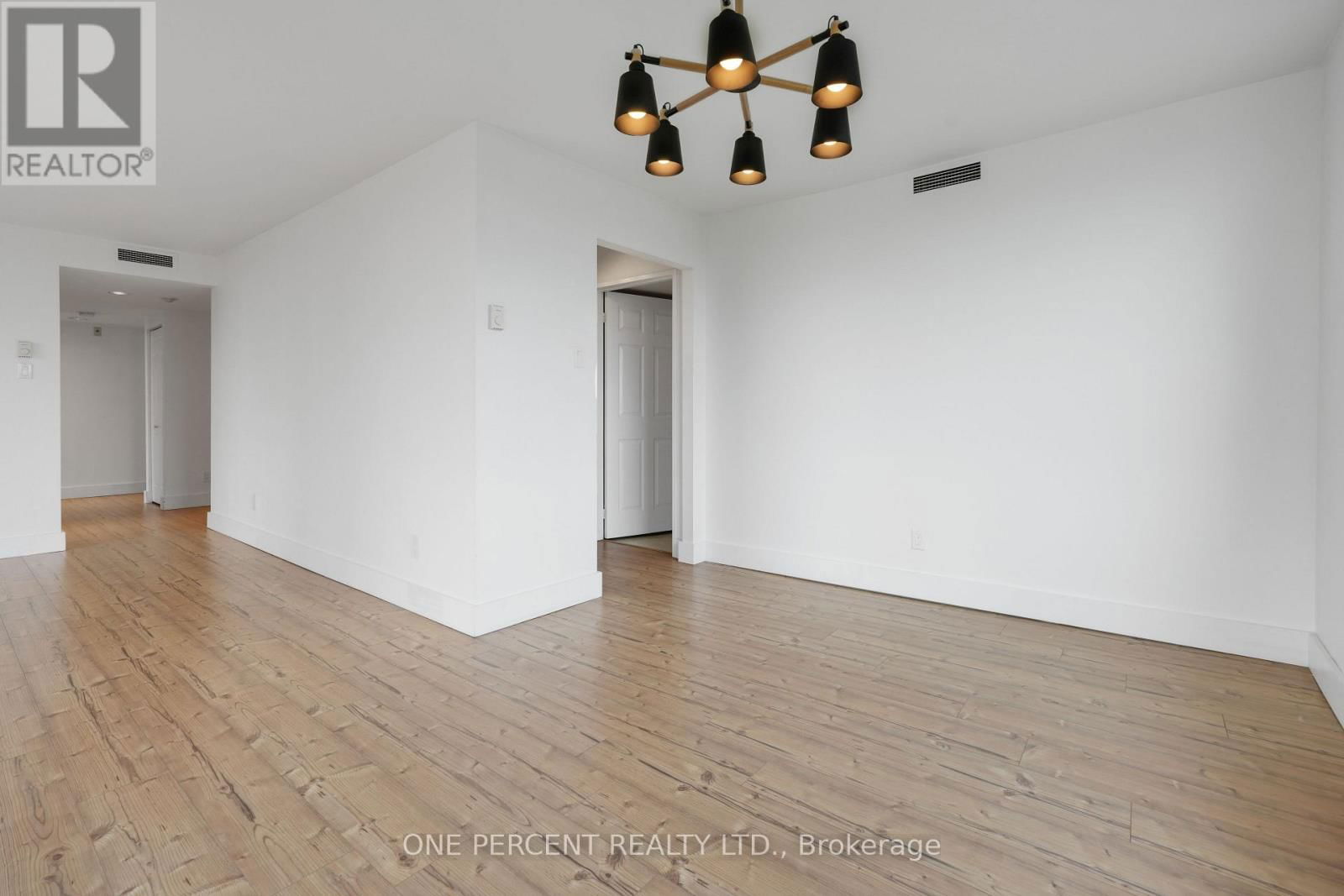 610 - 215 PARKDALE AVENUE Image 18