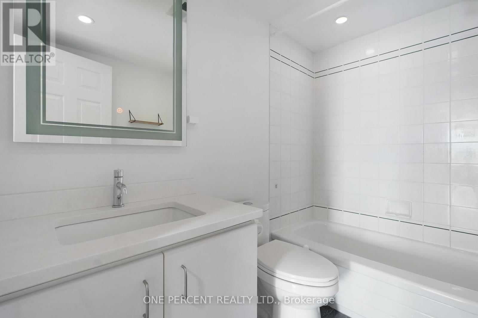 610 - 215 PARKDALE AVENUE Image 27