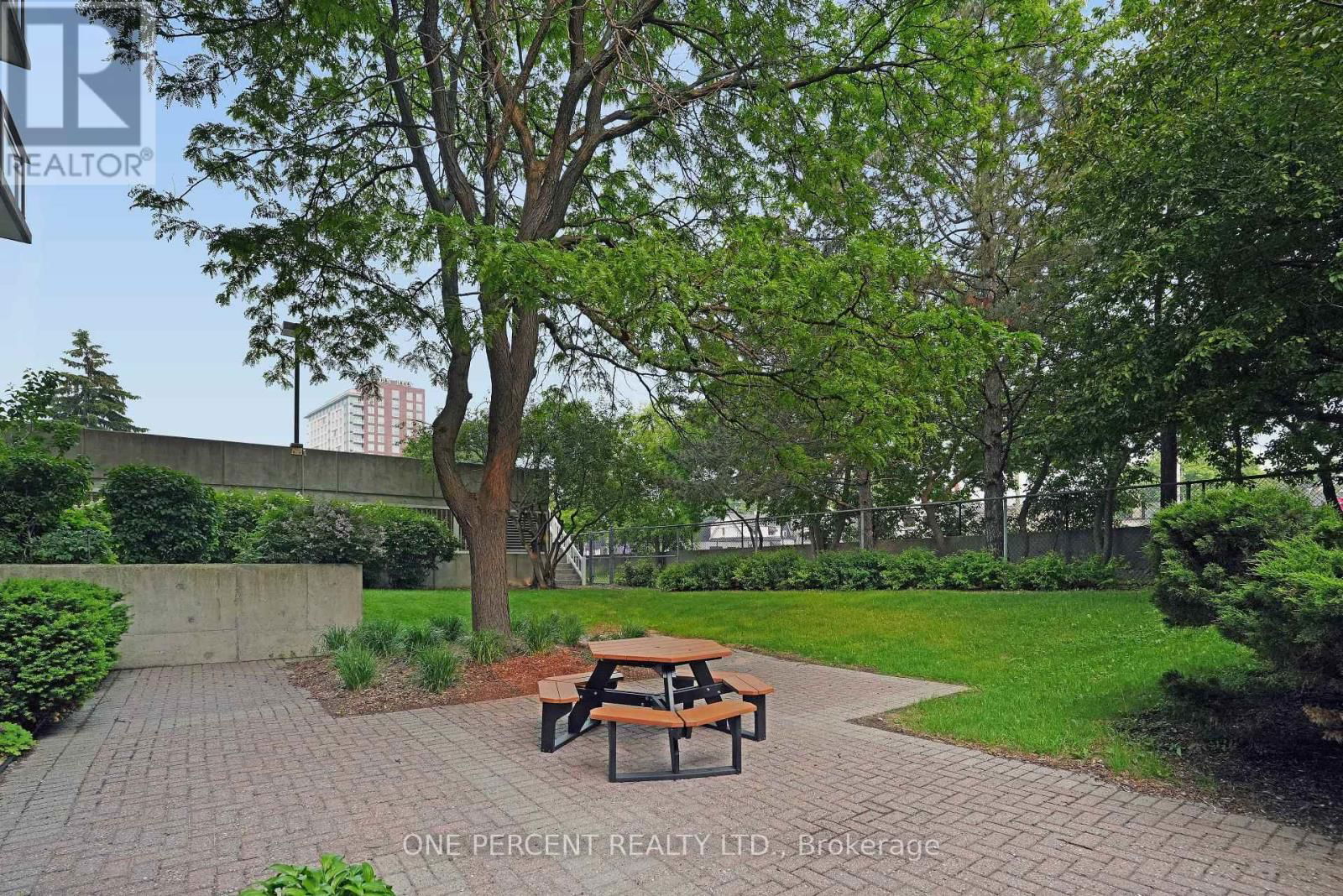 610 - 215 PARKDALE AVENUE Image 40