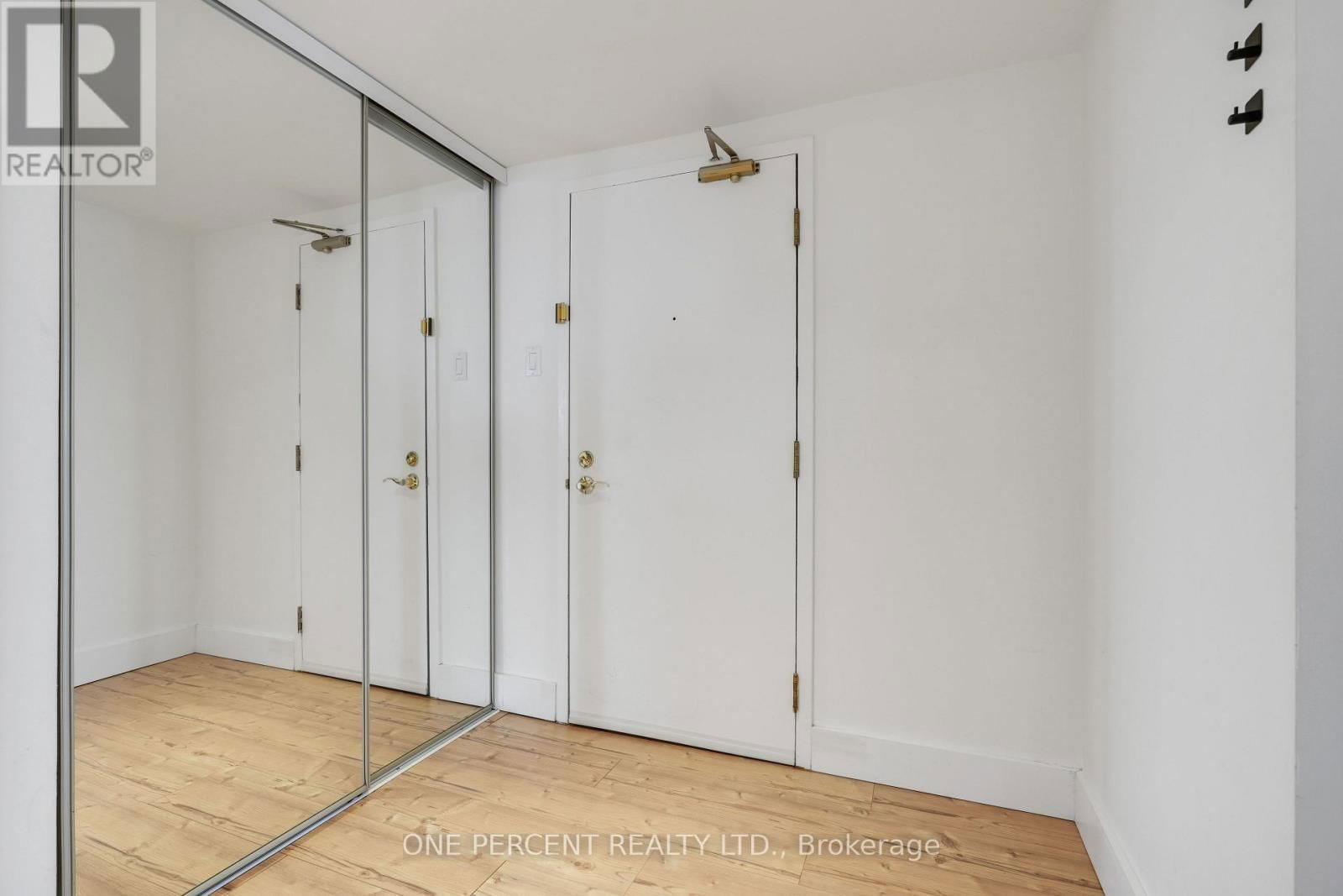 610 - 215 PARKDALE AVENUE Image 8