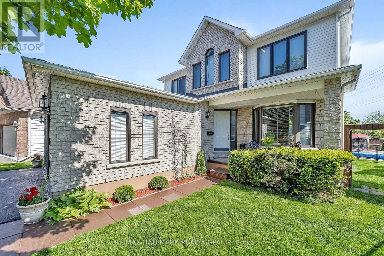 59 FORESTGLADE CRESCENT Image 1