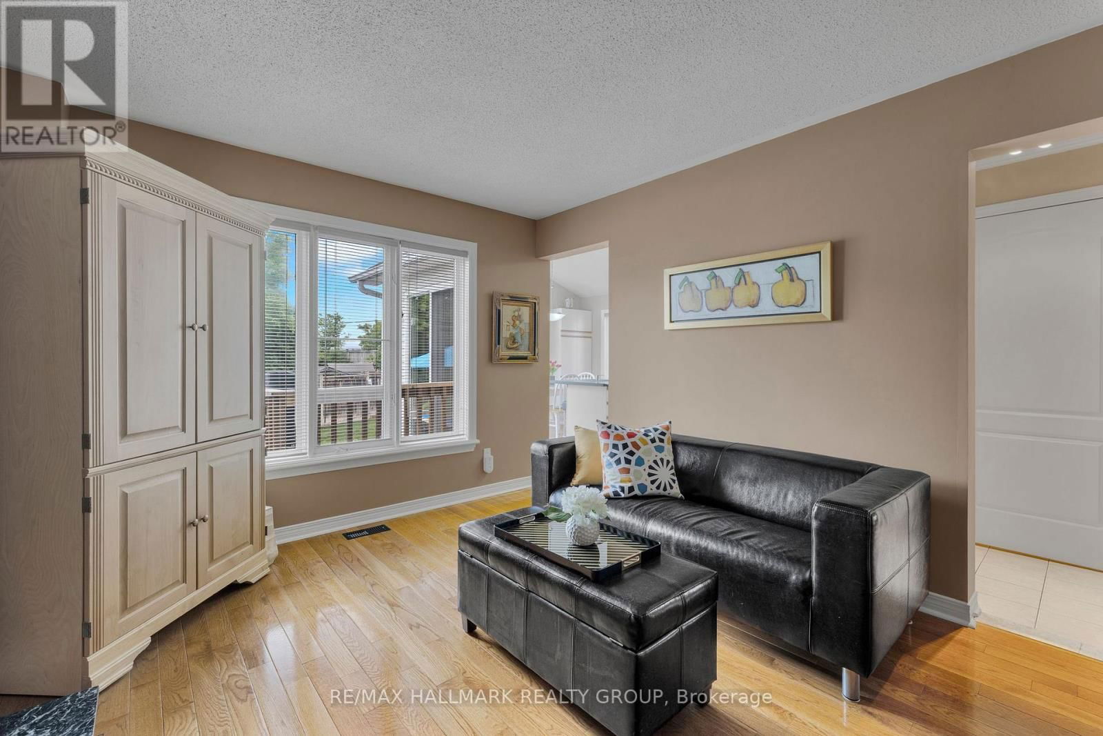 59 FORESTGLADE CRESCENT Image 16