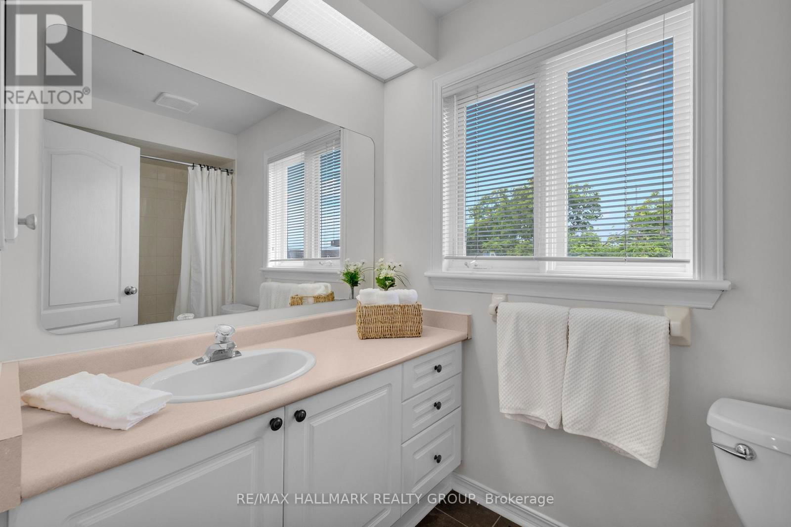 59 FORESTGLADE CRESCENT Image 31