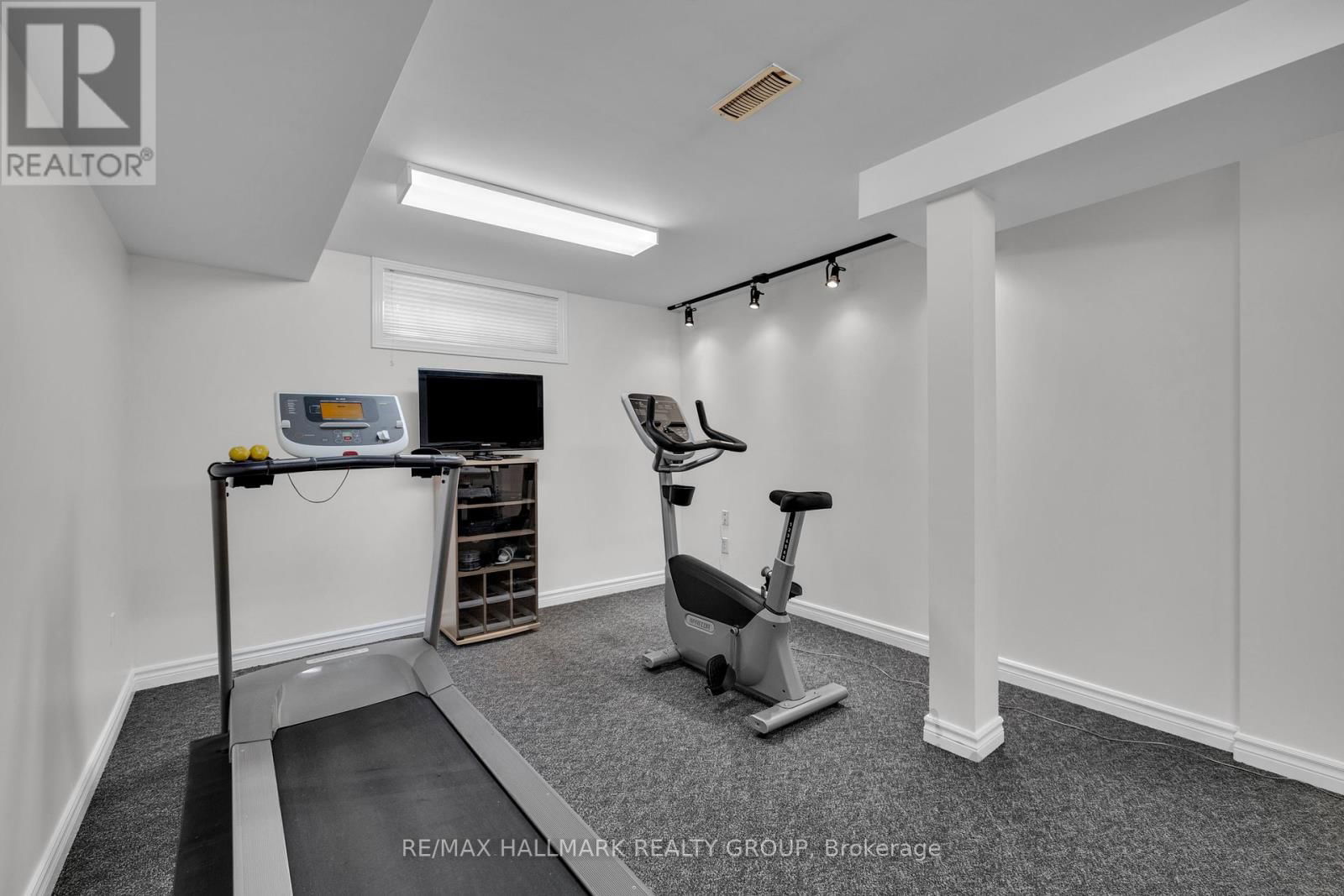 59 FORESTGLADE CRESCENT Image 36