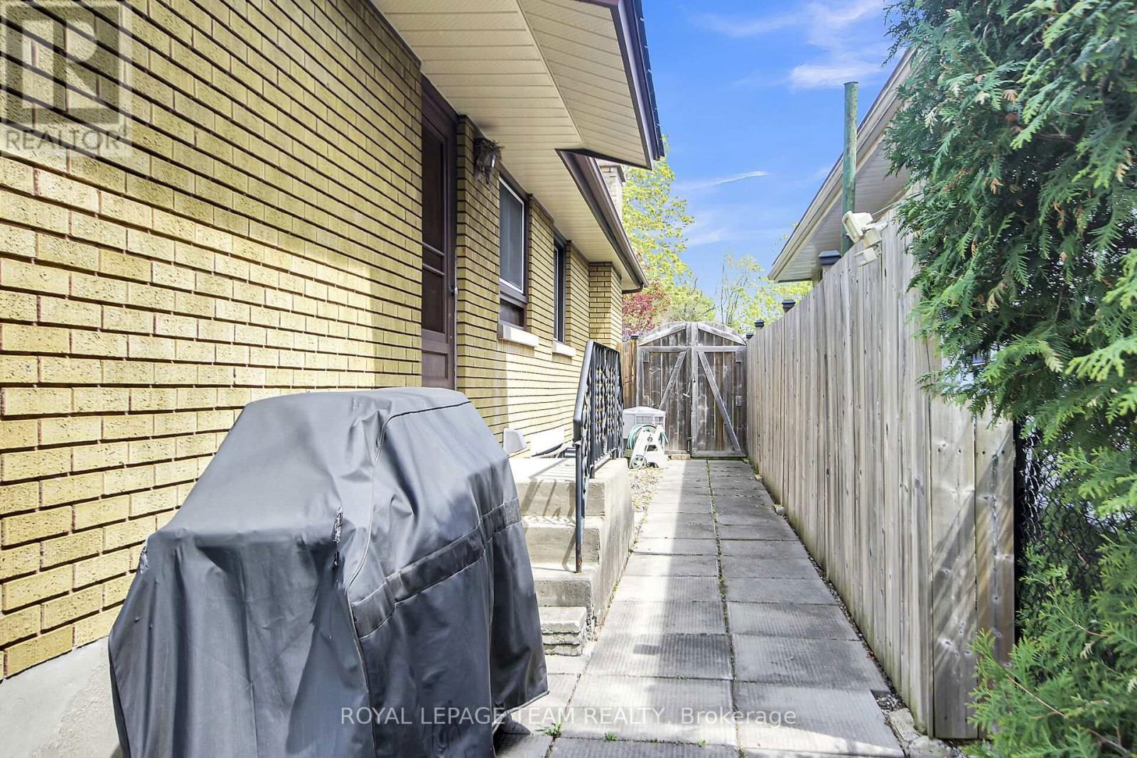 970 PARKHURST BOULEVARD Image 32