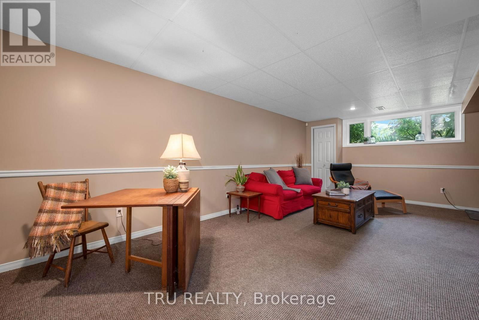 1668 GROVES ROAD Image 32