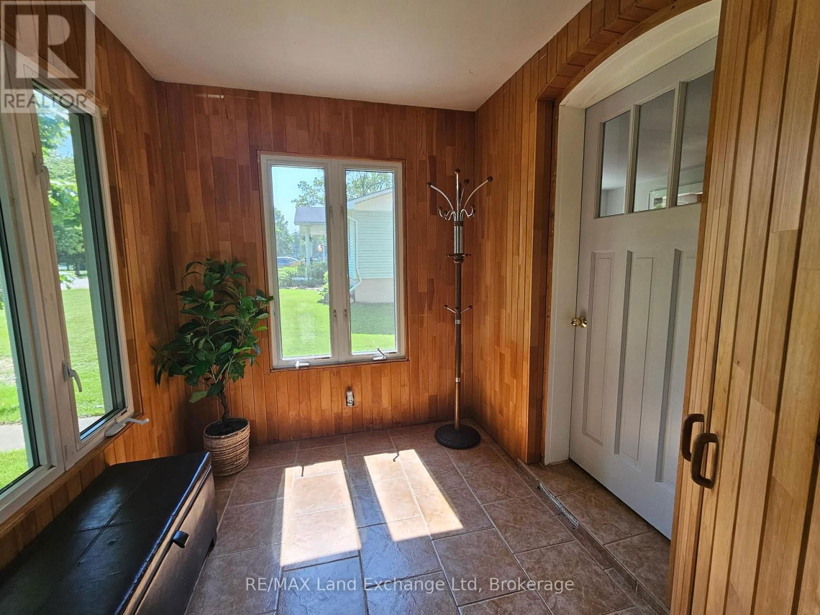 1061 HOWICK STREET Image 13