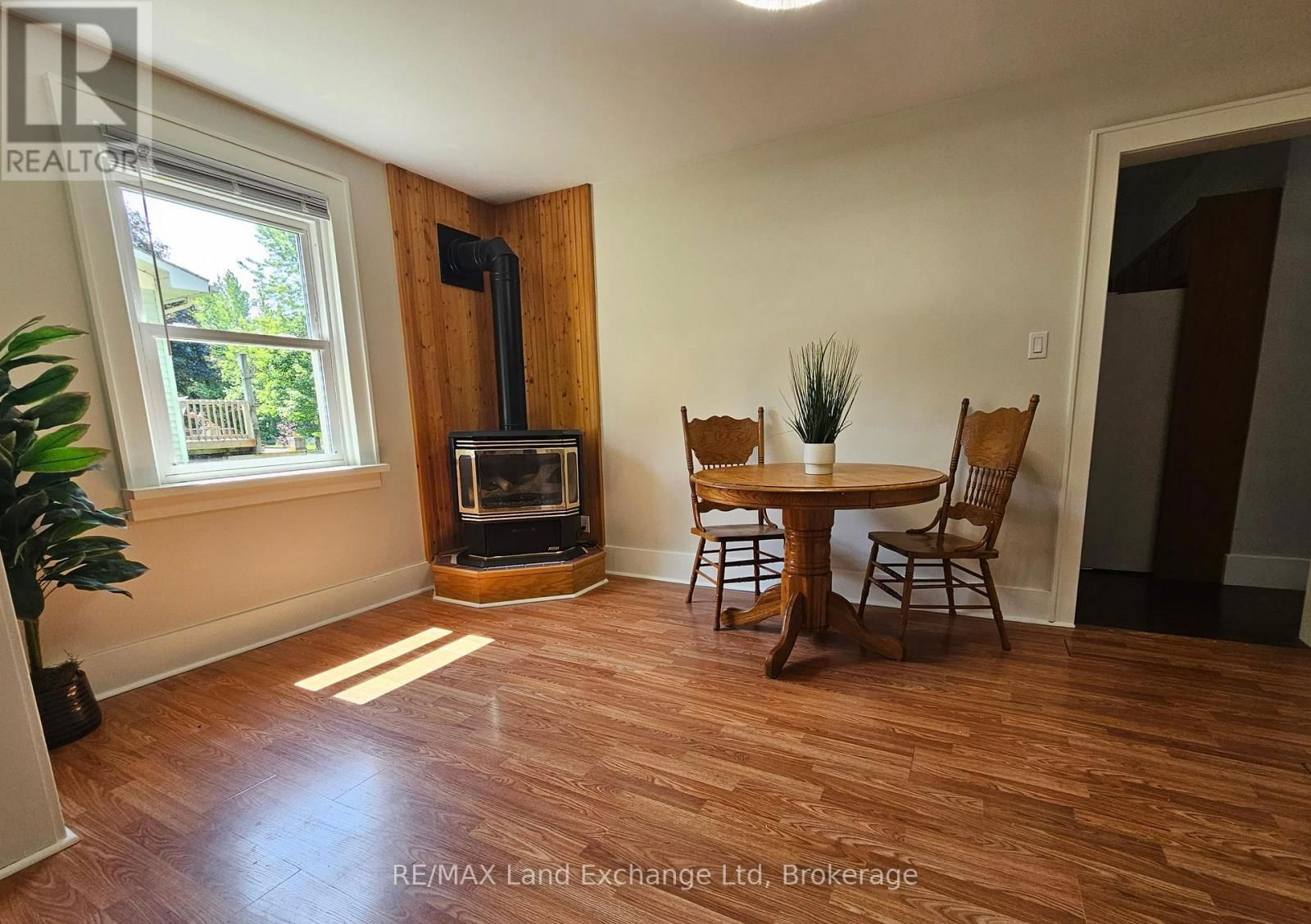 1061 HOWICK STREET Image 20