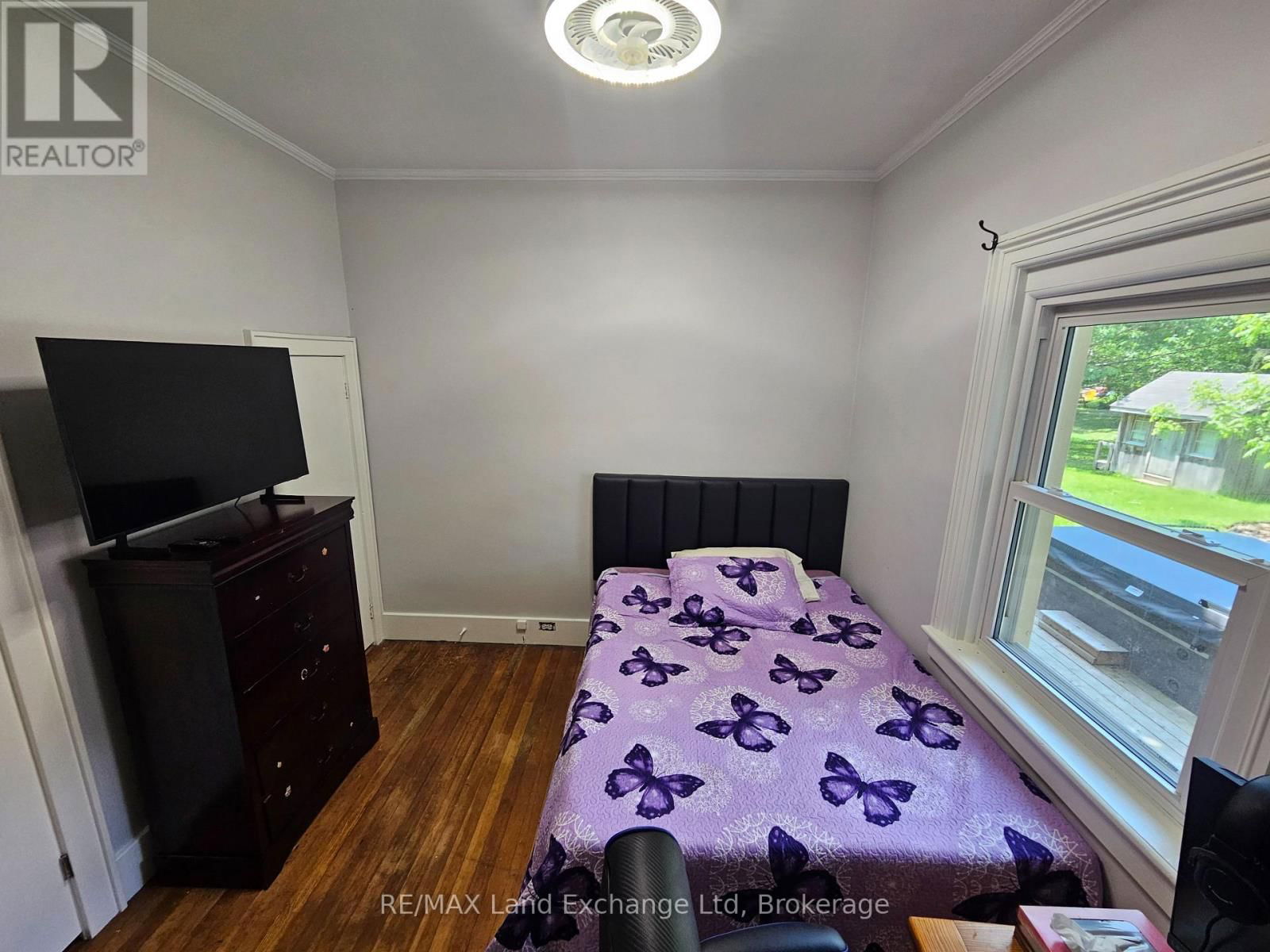 1061 HOWICK STREET Image 29