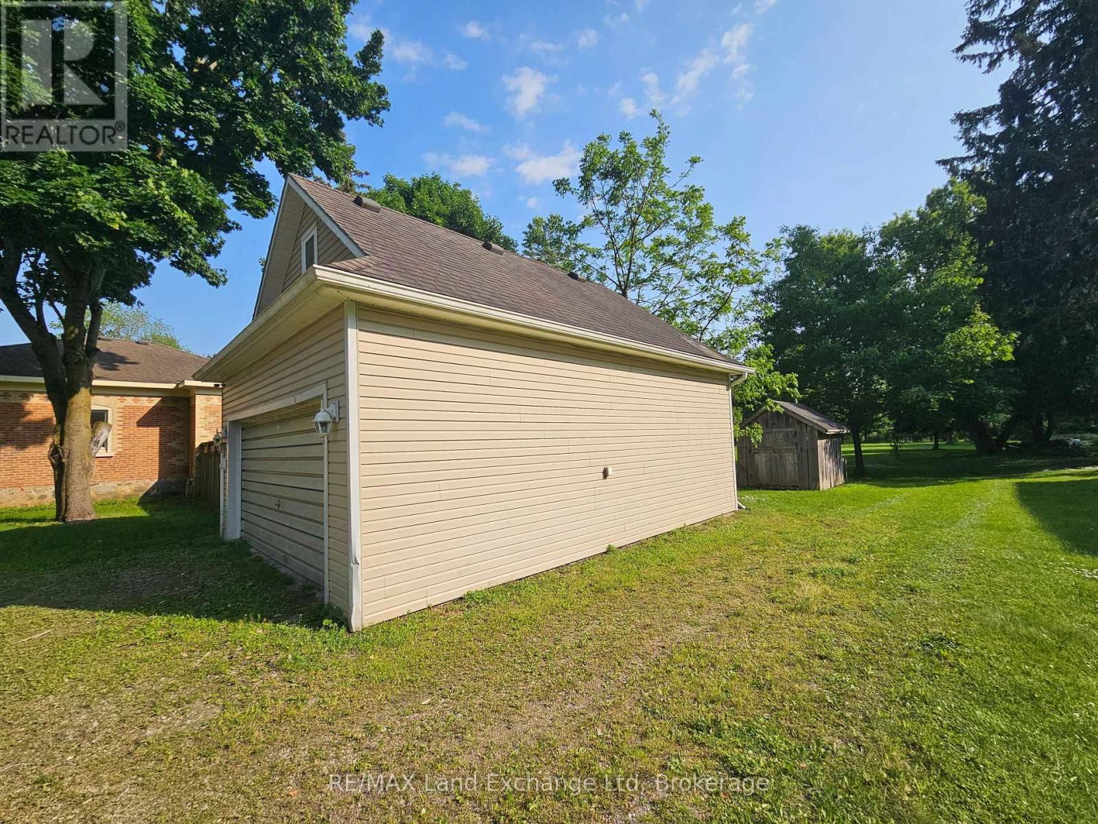 1061 HOWICK STREET Image 37