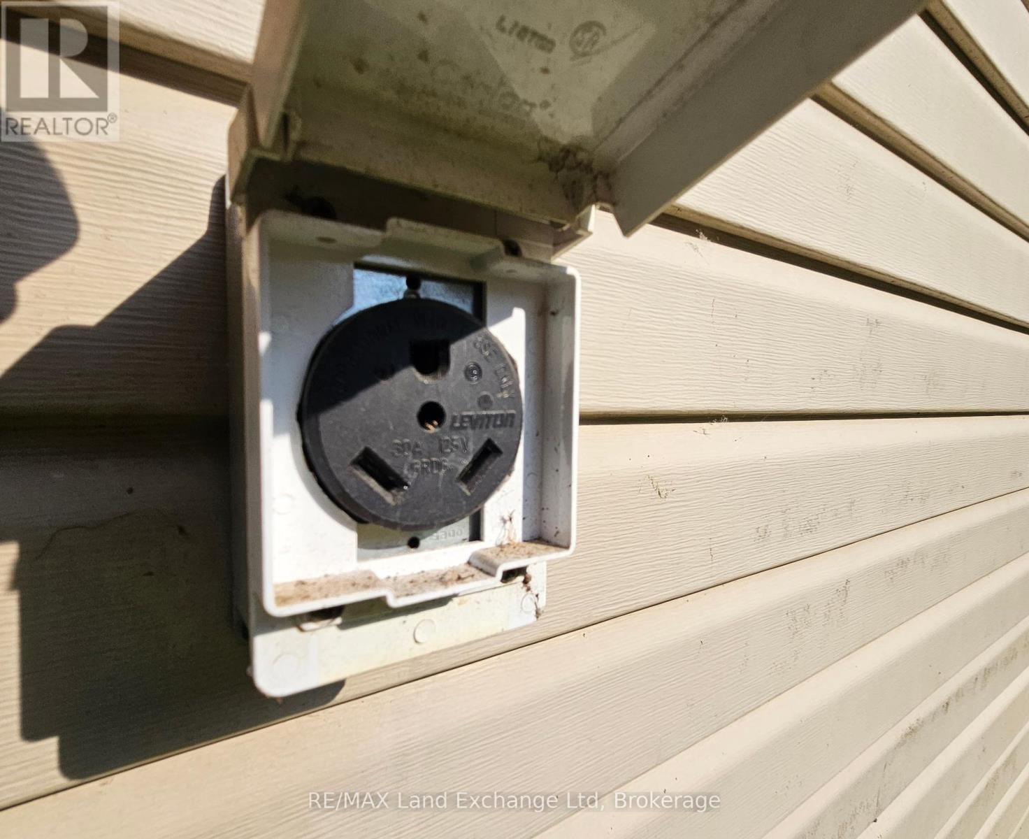 1061 HOWICK STREET Image 39