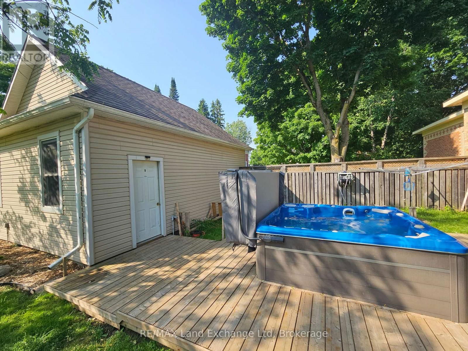 1061 HOWICK STREET Image 4