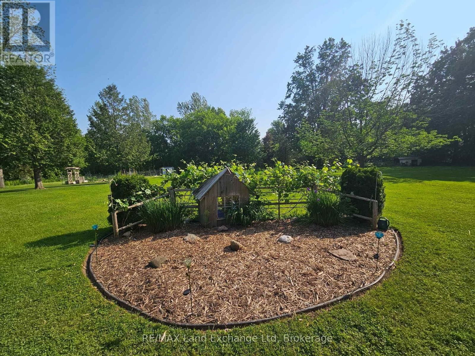 1061 HOWICK STREET Image 44