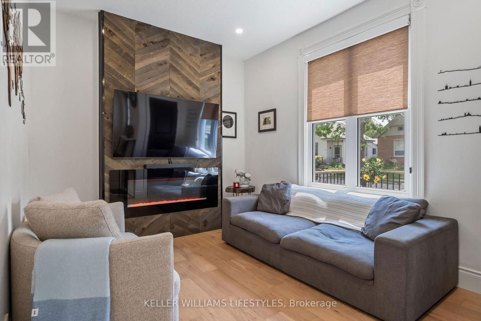 18 SYCAMORE STREET Image 11