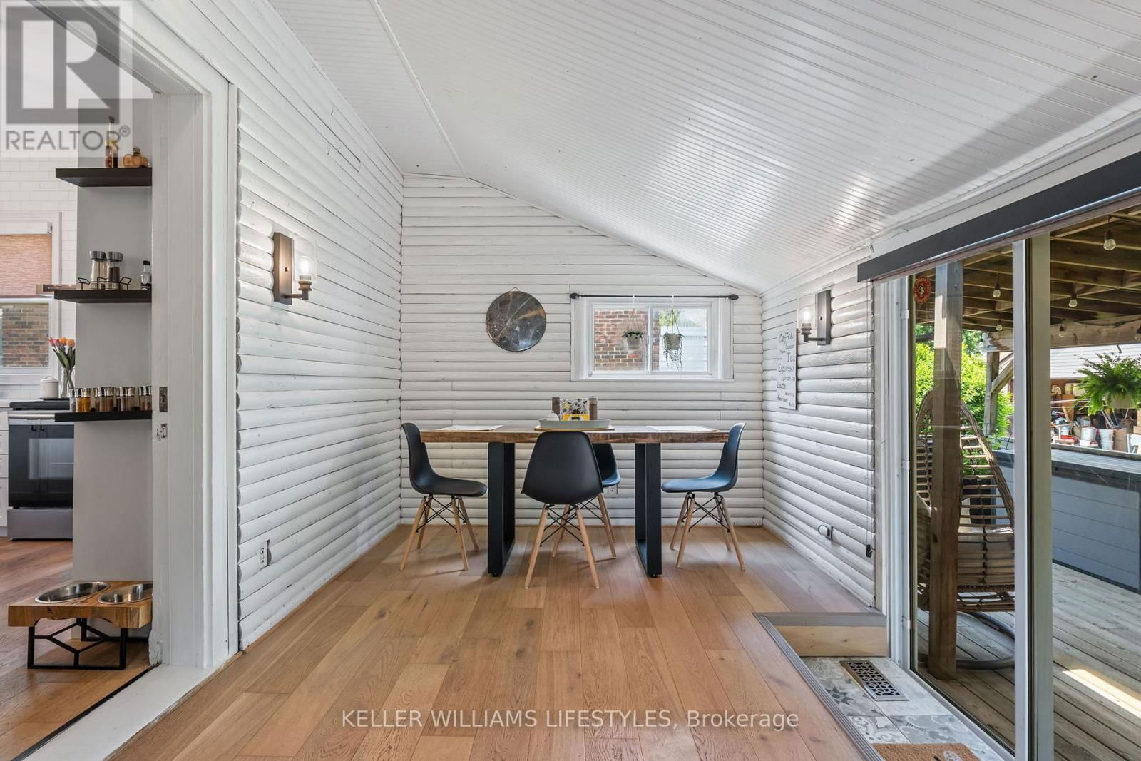 18 SYCAMORE STREET Image 23