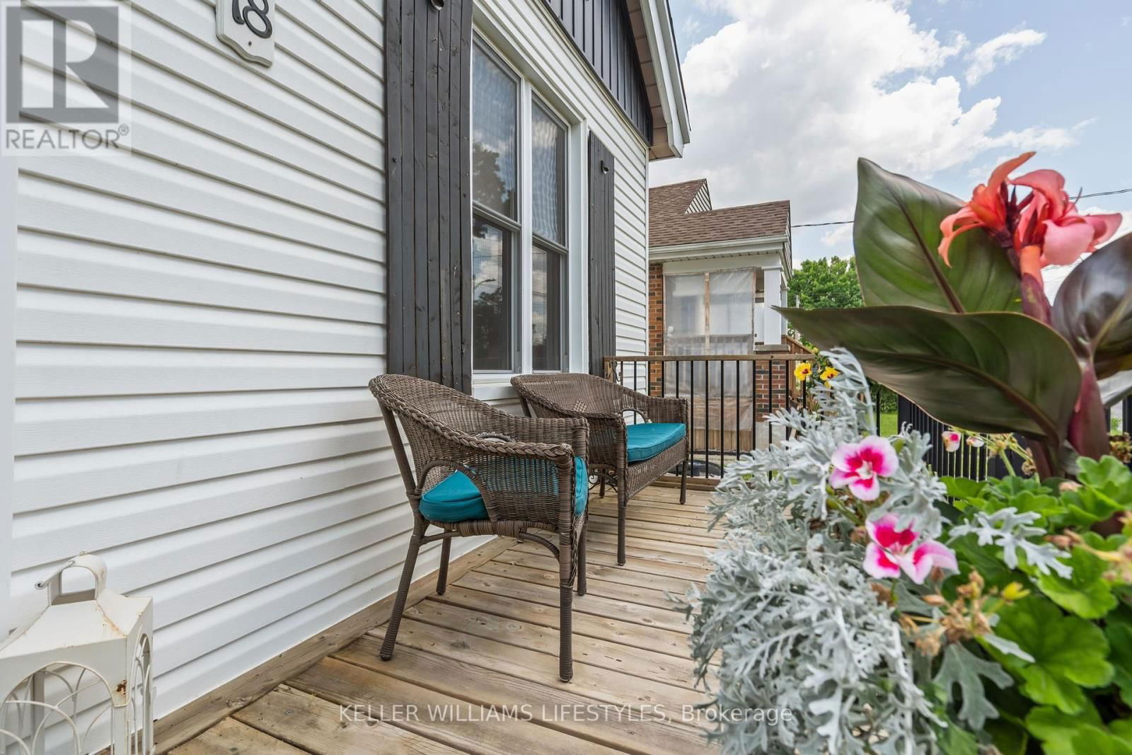 18 SYCAMORE STREET Image 4
