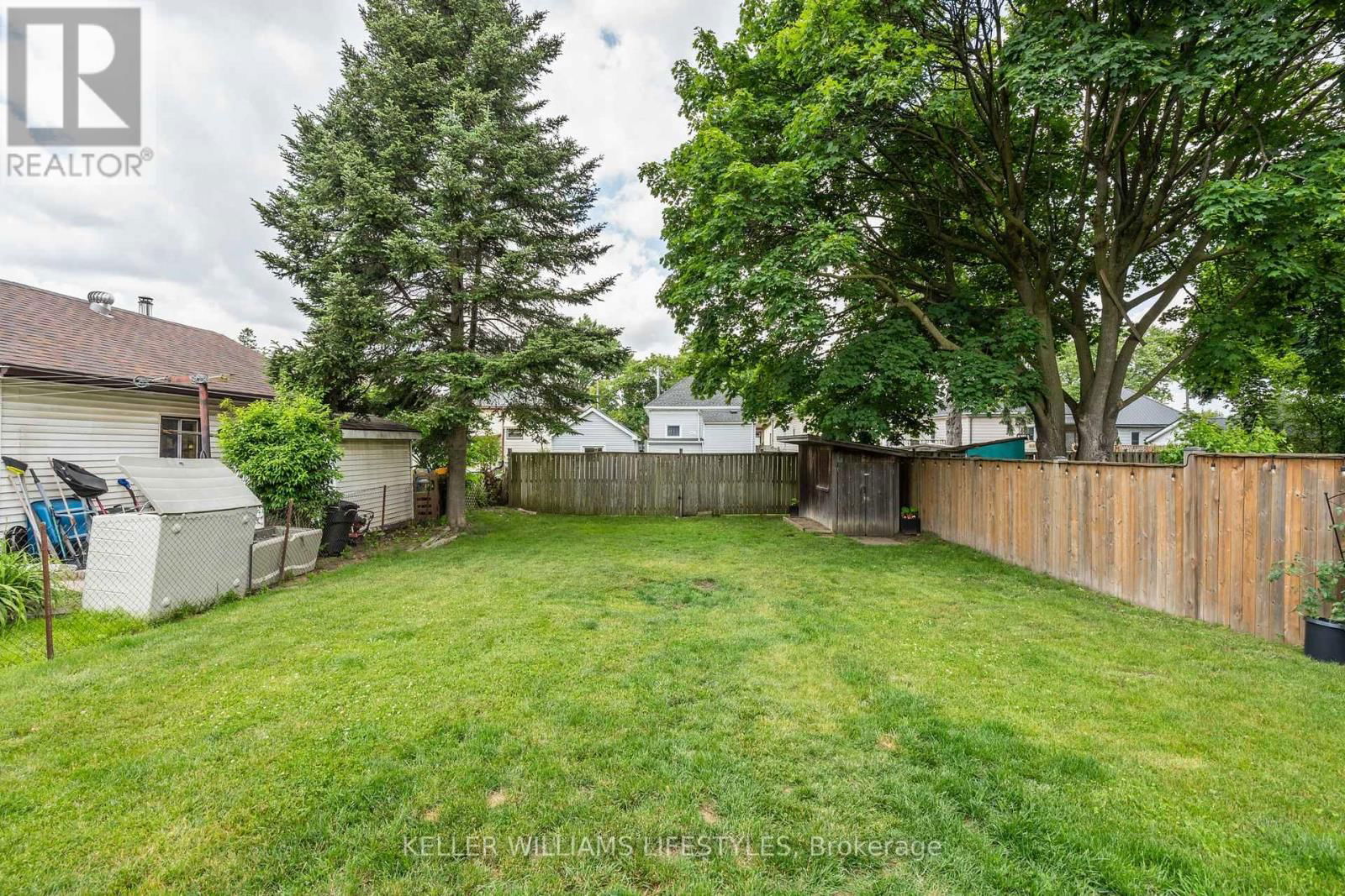 18 SYCAMORE STREET Image 42