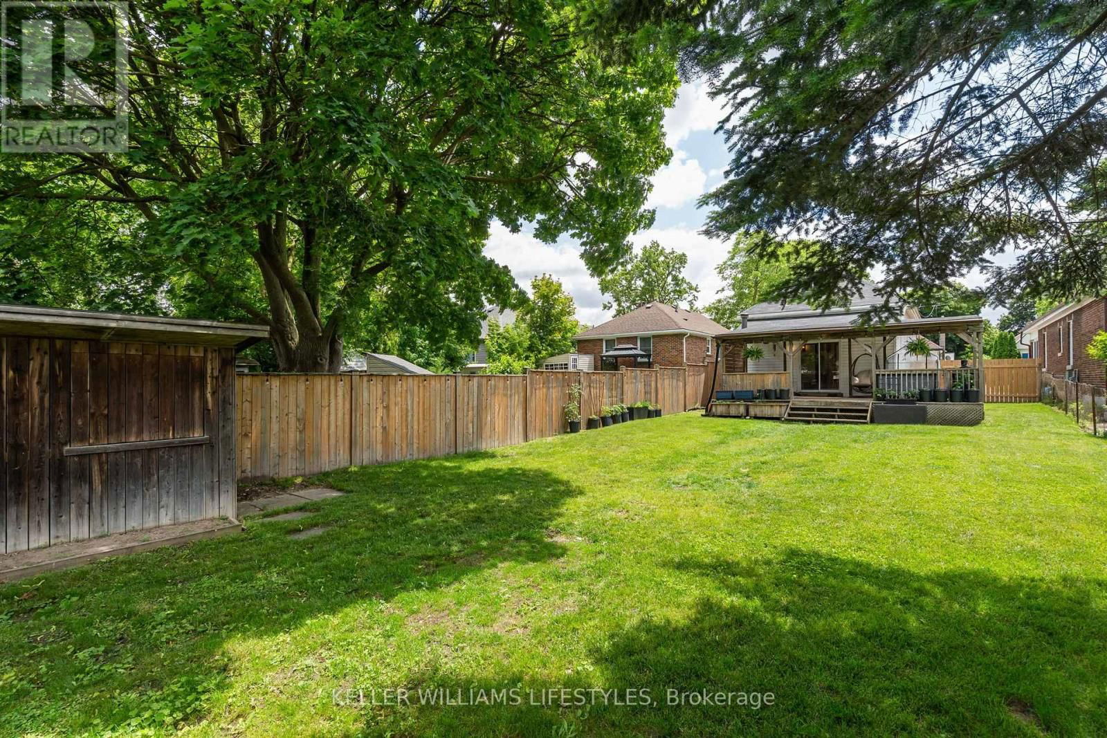 18 SYCAMORE STREET Image 43