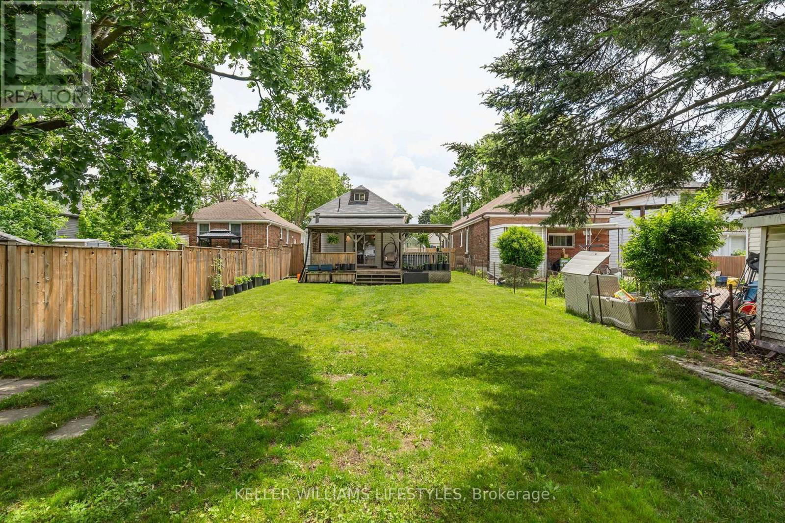 18 SYCAMORE STREET Image 44