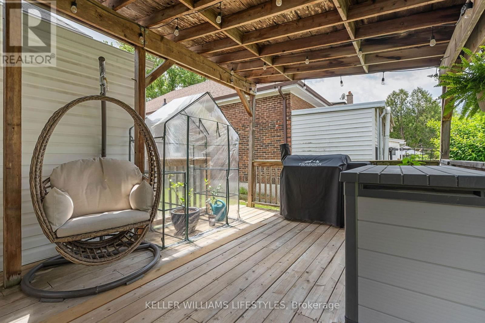18 SYCAMORE STREET Image 46
