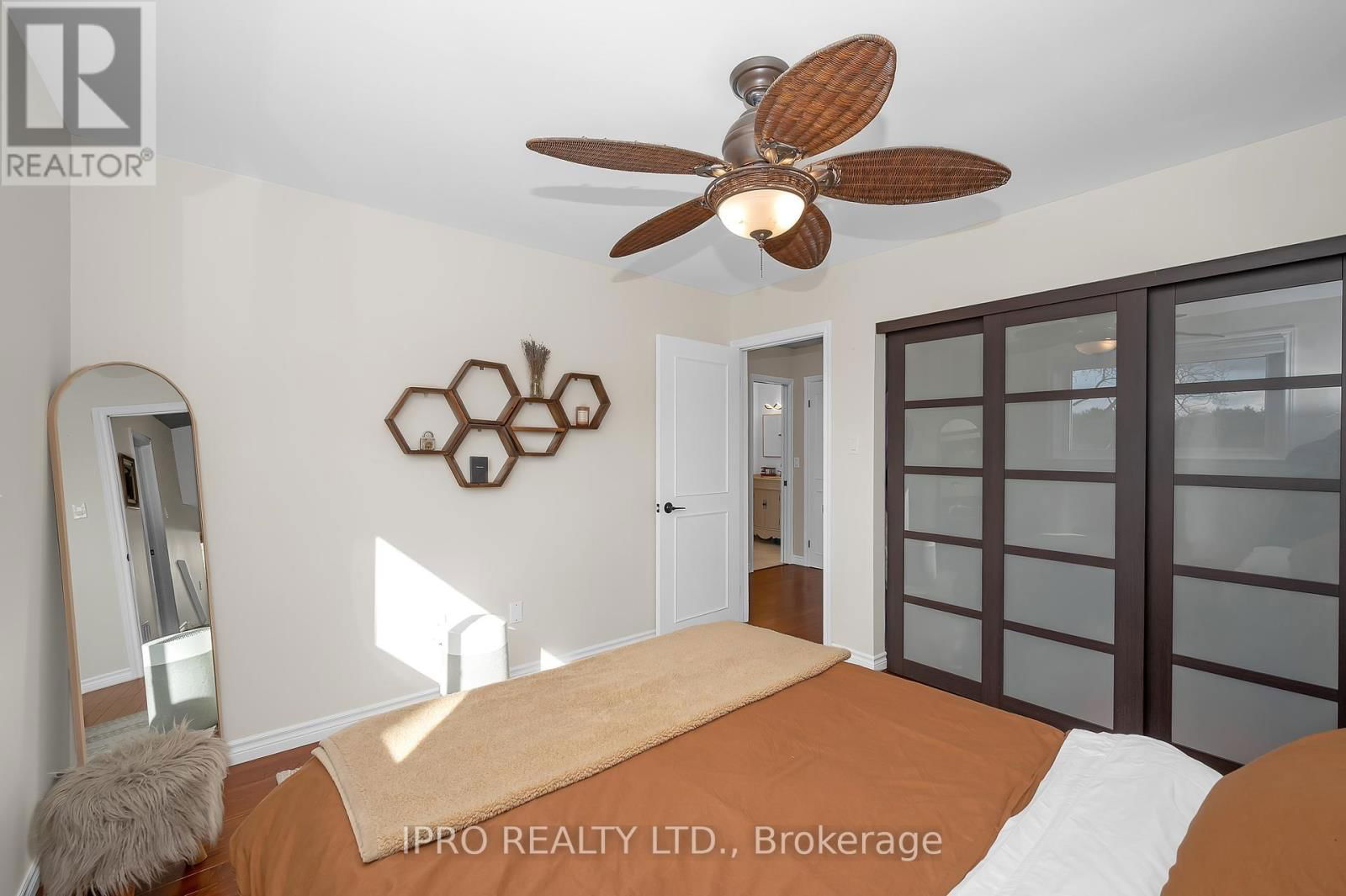 64 HAHN AVENUE Image 13