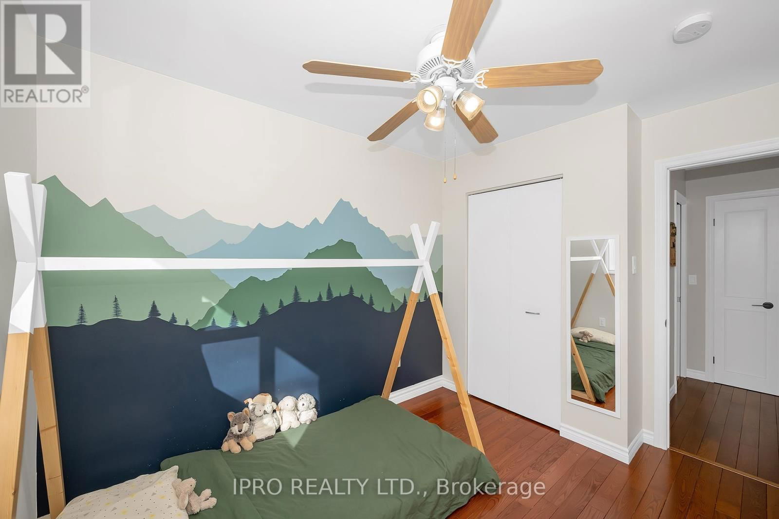 64 HAHN AVENUE Image 15