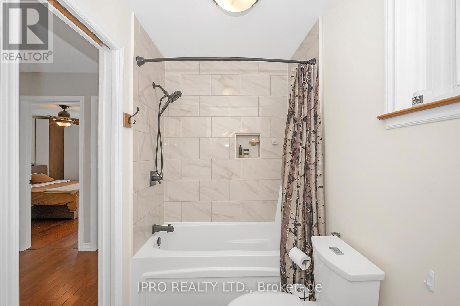 64 HAHN AVENUE Image 21