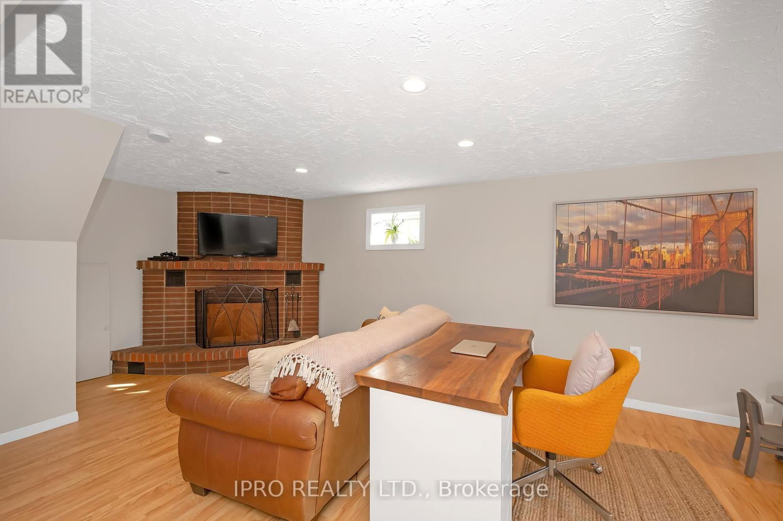 64 HAHN AVENUE Image 26