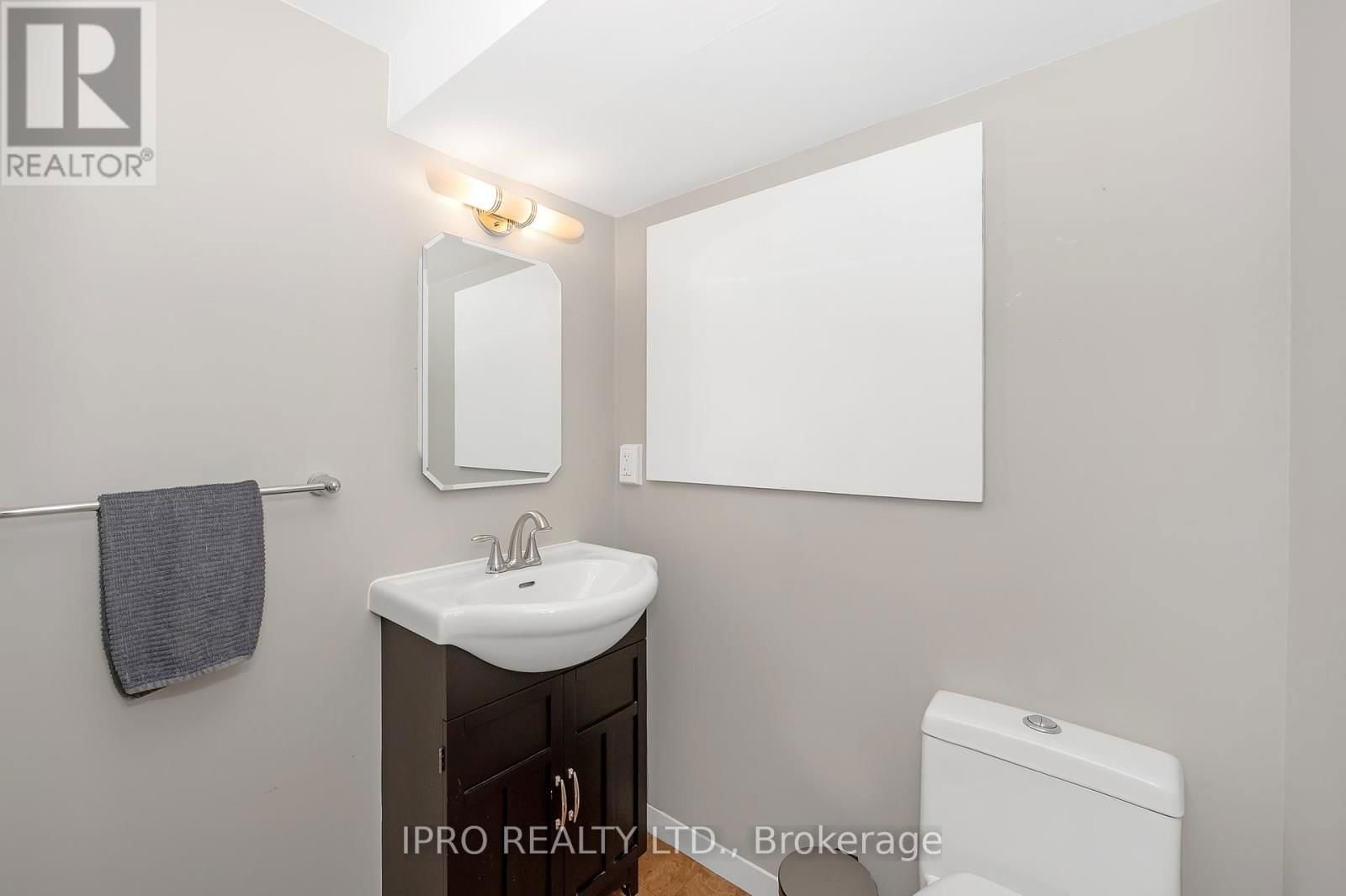 64 HAHN AVENUE Image 28