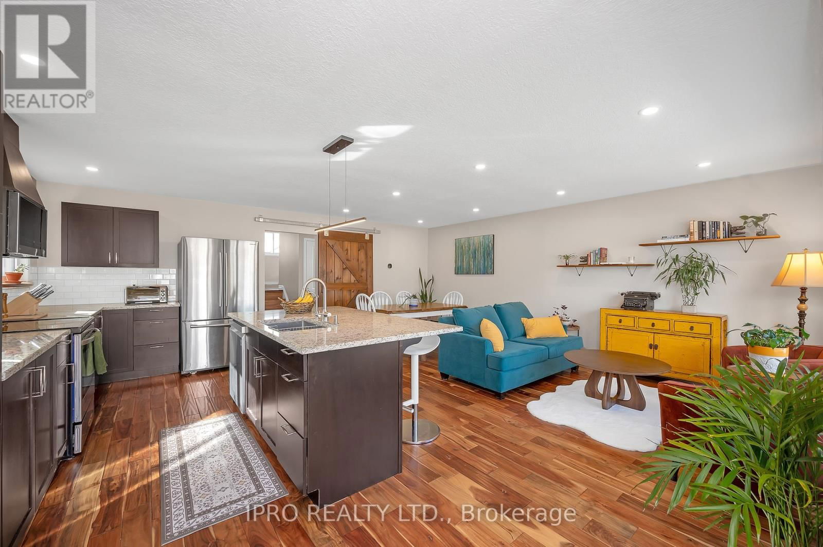 64 HAHN AVENUE Image 3