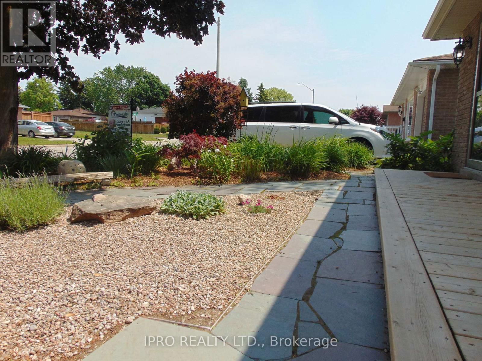 64 HAHN AVENUE Image 42