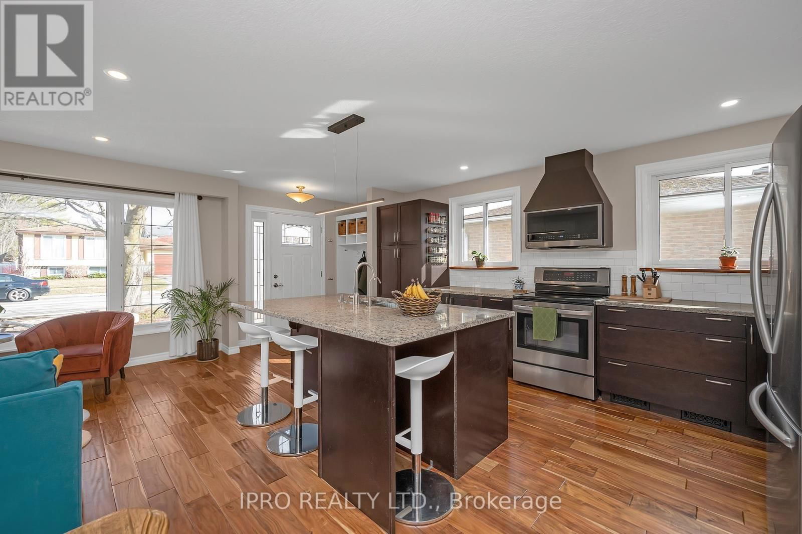 64 HAHN AVENUE Image 5