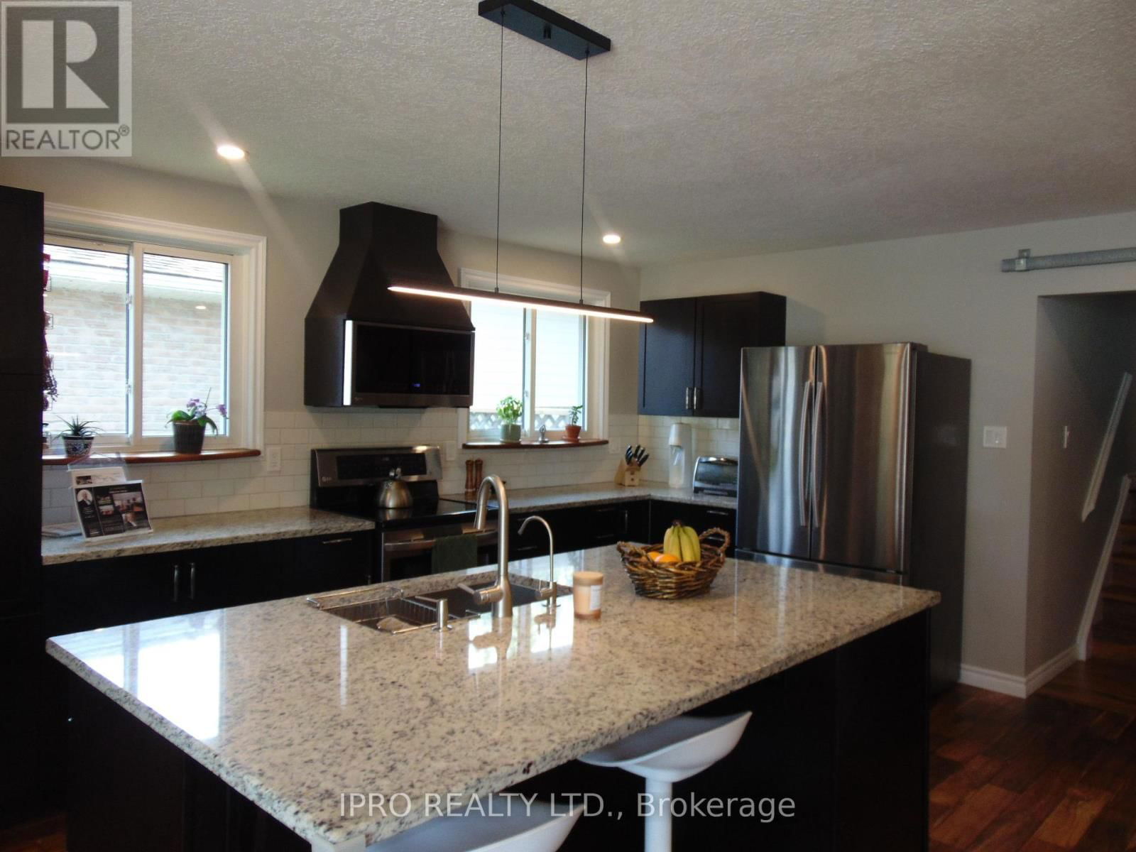 64 HAHN AVENUE Image 8