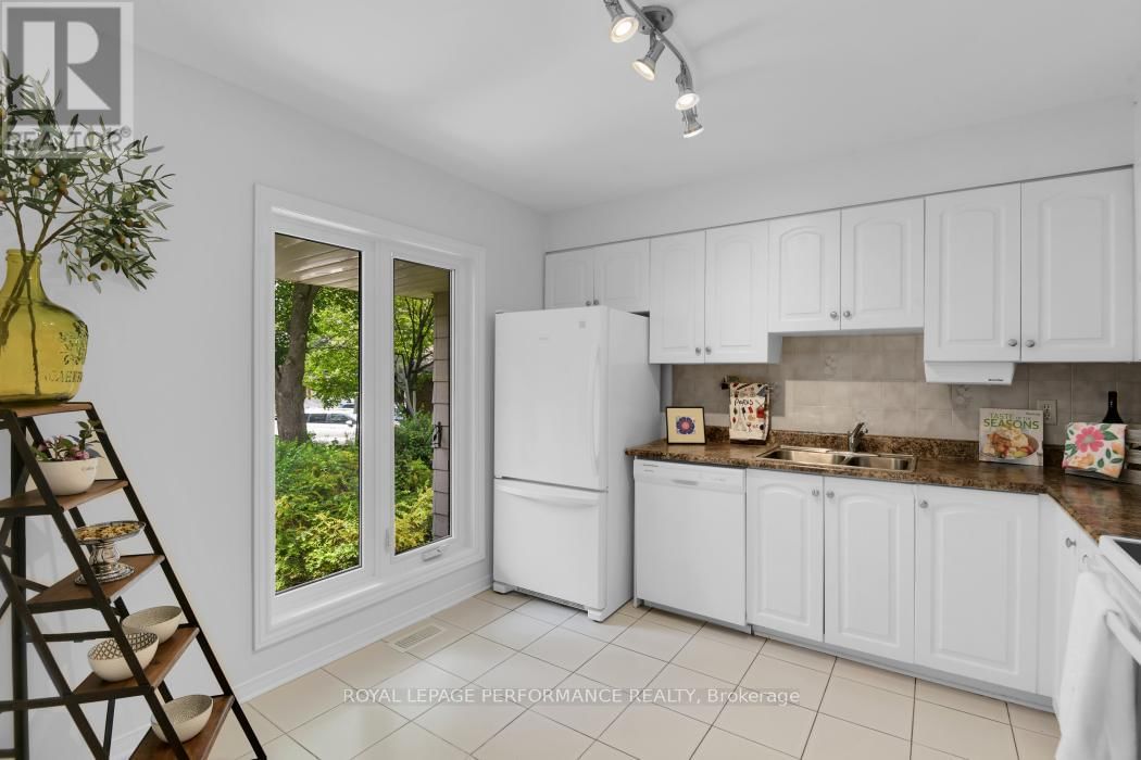 11 STURBRIDGE PRIVATE Image 12