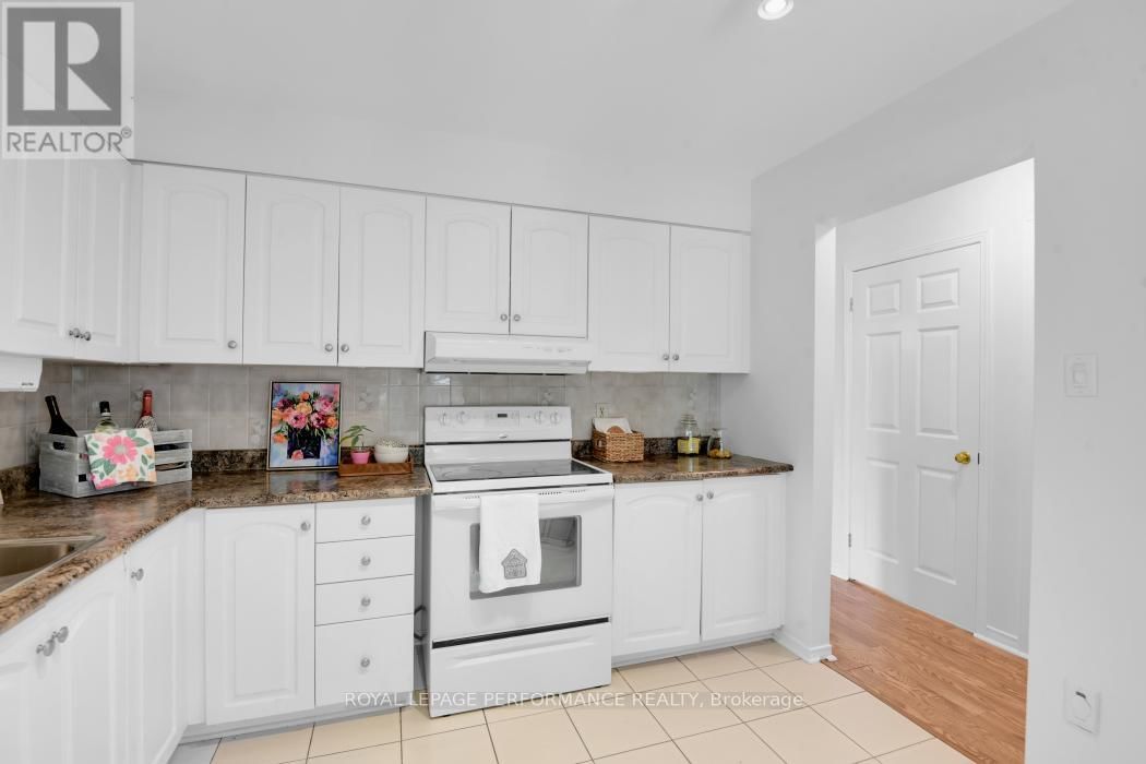 11 STURBRIDGE PRIVATE Image 13