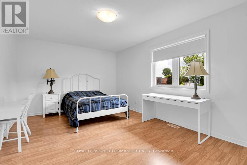 11 STURBRIDGE PRIVATE Image 16