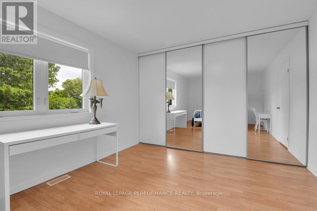 11 STURBRIDGE PRIVATE Image 17