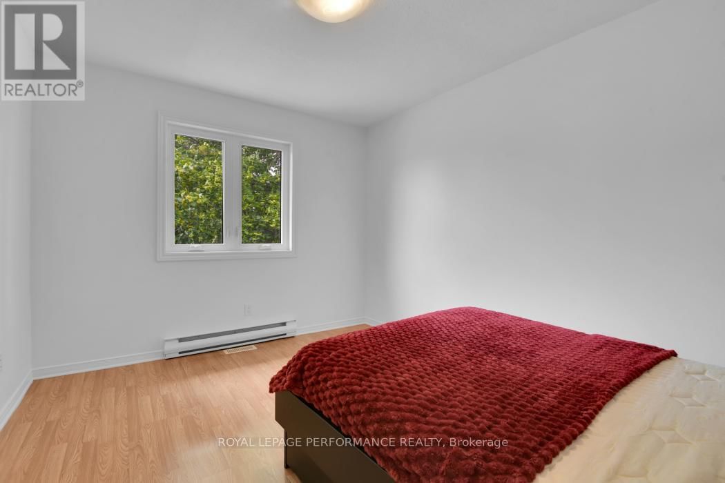 11 STURBRIDGE PRIVATE Image 18