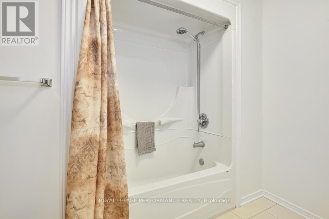 11 STURBRIDGE PRIVATE Image 22