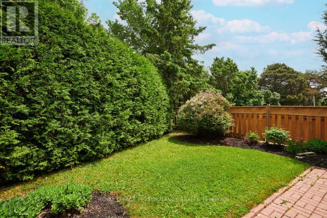 11 STURBRIDGE PRIVATE Image 30