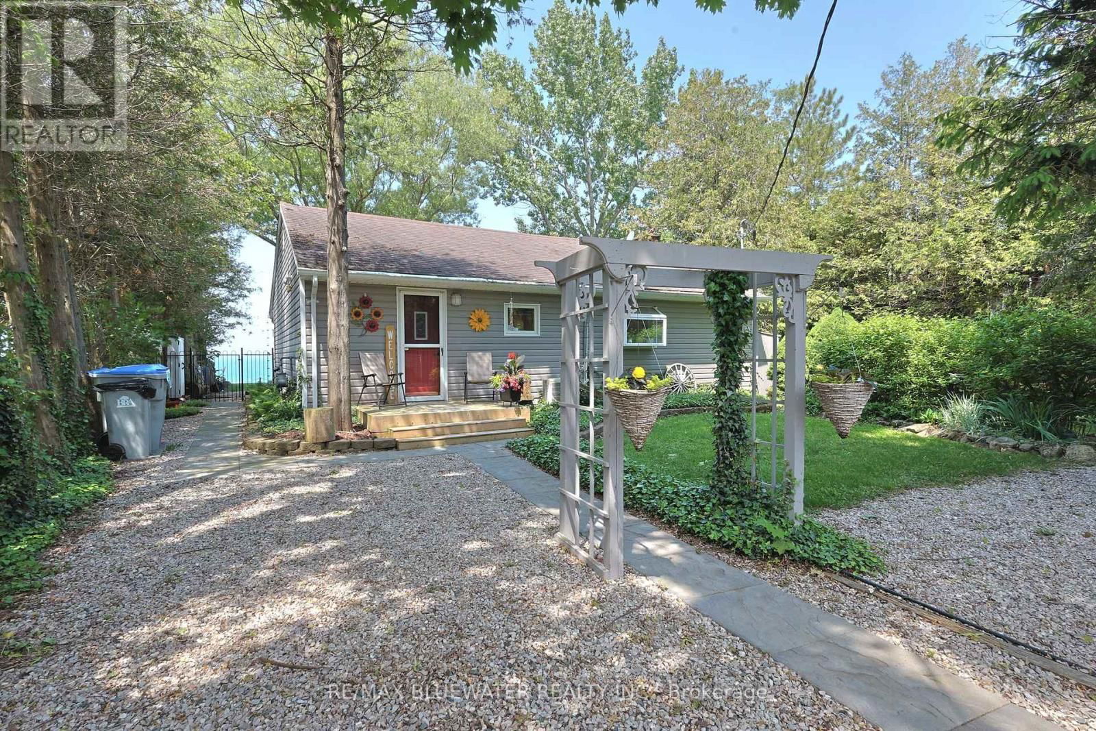 72209 LAKESHORE DRIVE Image 1