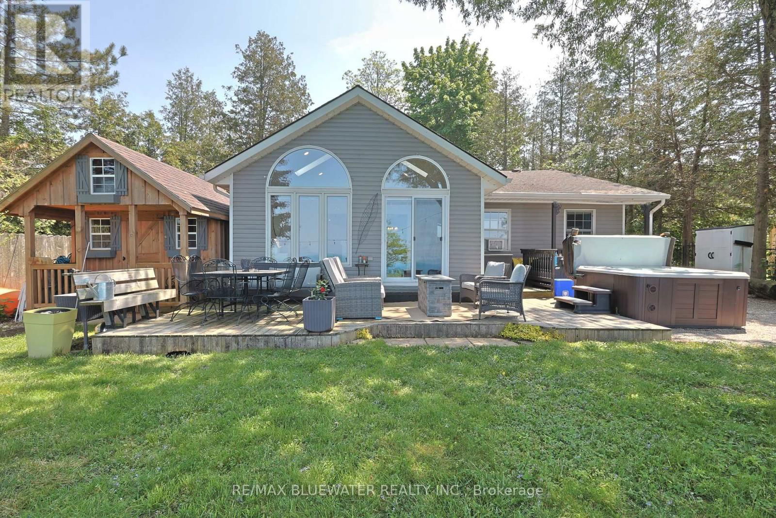 72209 LAKESHORE DRIVE Image 2
